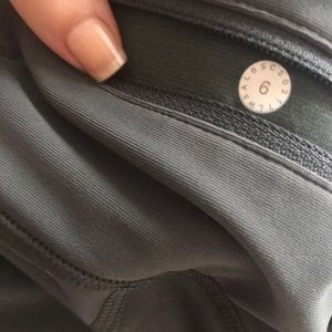 Lululemon tight stuff tight 25” dark fern size dot